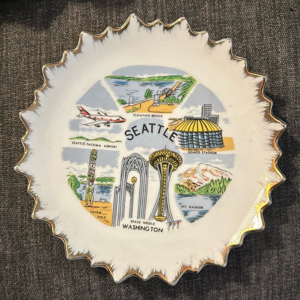 Vintage wall plate of Seattle